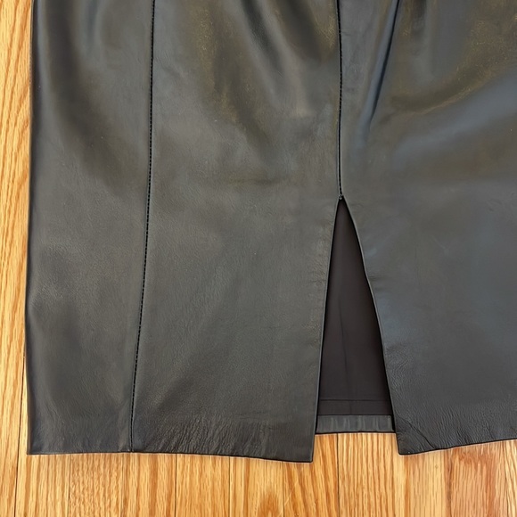 Danier Italian Leather High Waist Pencil Skirt w Back Slit, Black, sz 6 - Picture 7 of 14